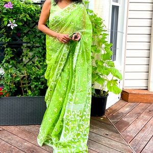 Perfect dhakai jamdaani saree to wear for spring /summer